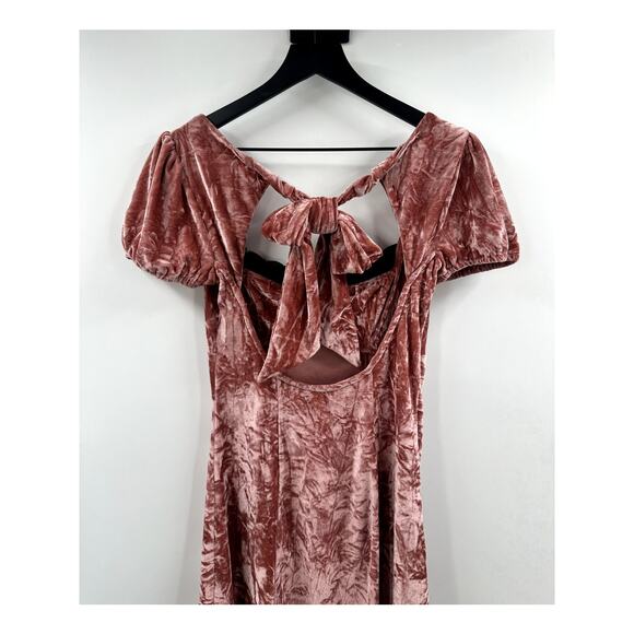 Kimchi Blue - Jill Velvet Mini Dress - Pink Size Medium - Urban Outfitters - Picture 7 of 10